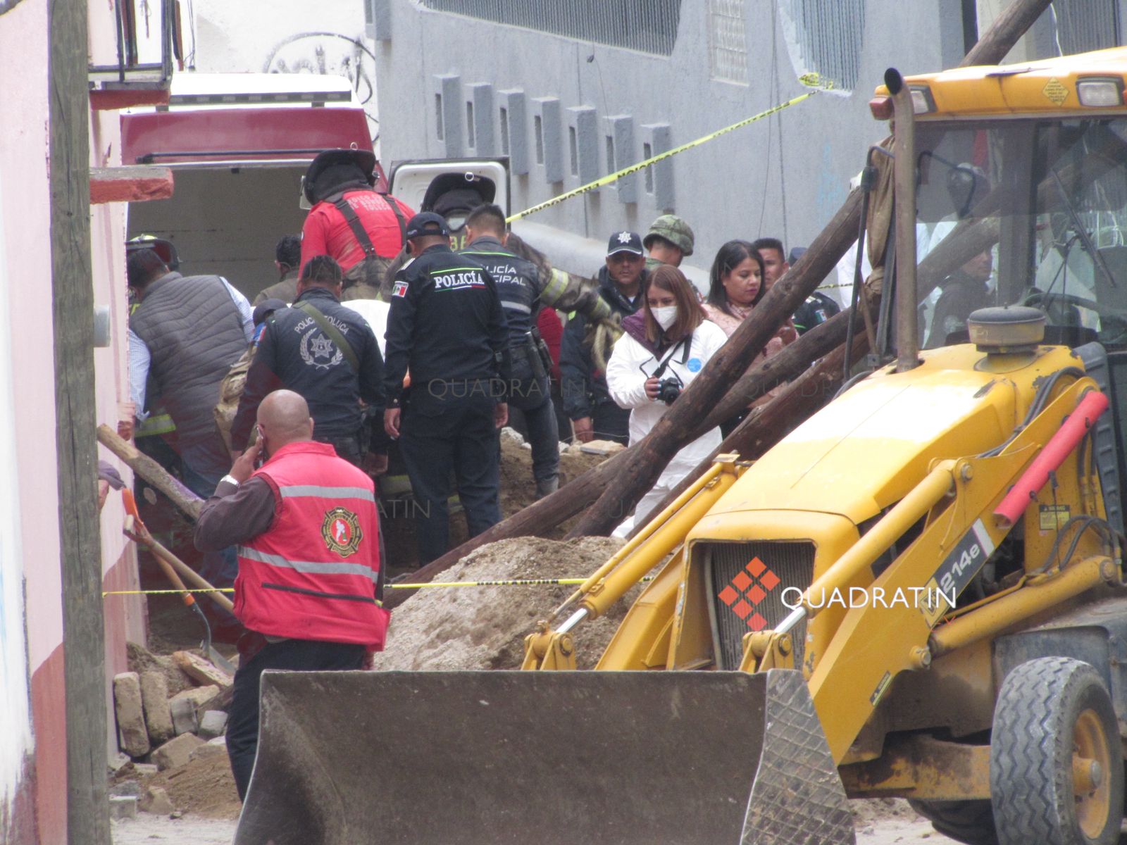 Cae Barda Y Aplasta A Trabajador En San Juan Tilapa