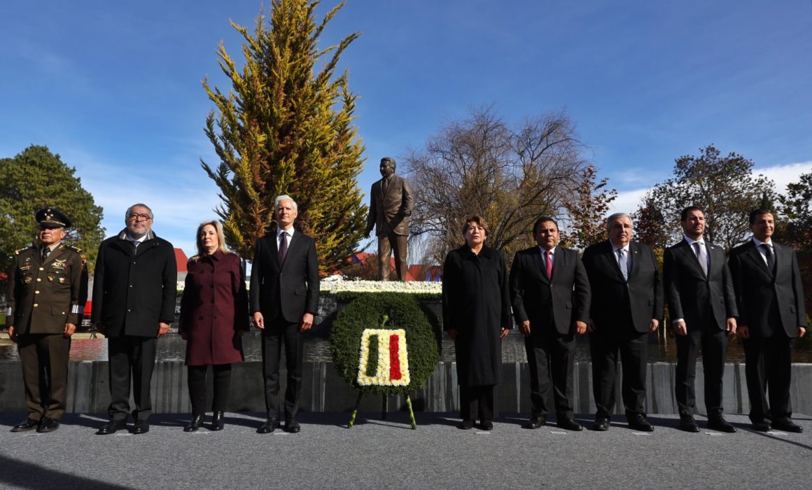 Delfina Gómez encabeza ceremonia por aniversario luctuoso de exgobernador