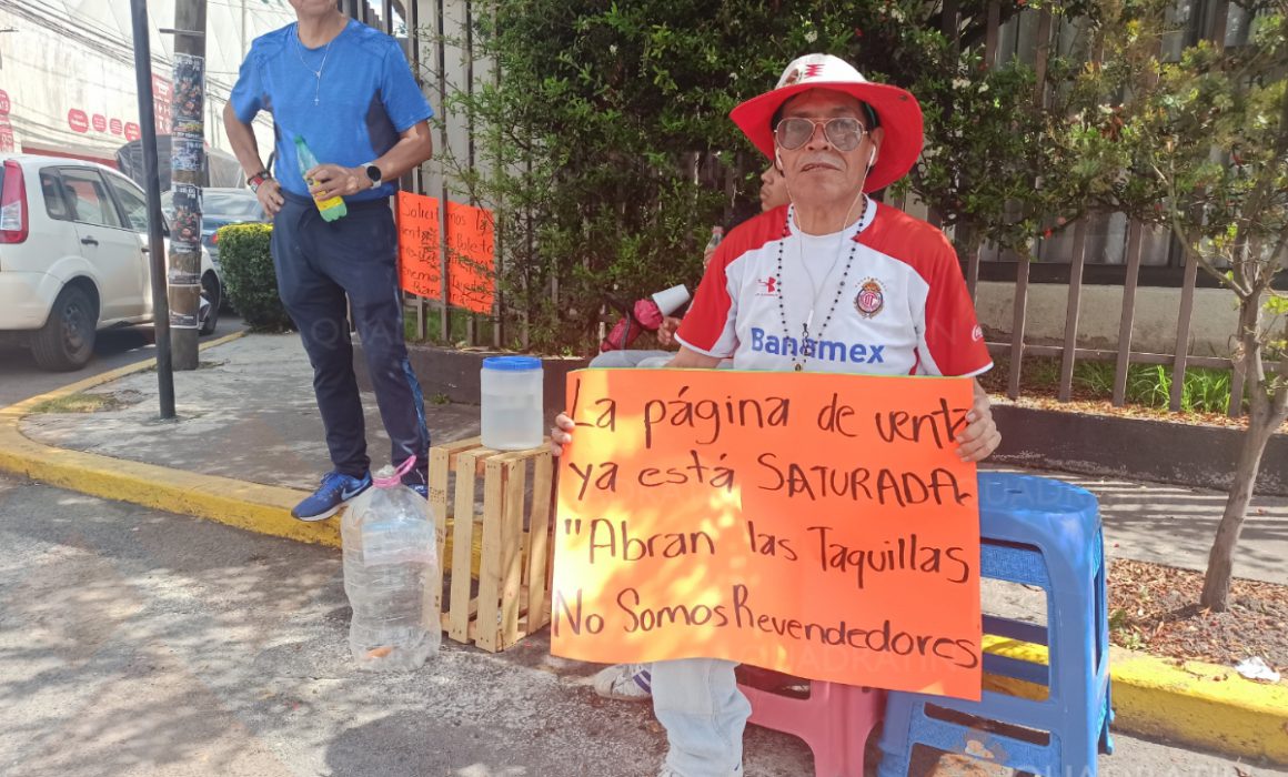 Aficionados del Toluca piden venta de boletos en taquilla