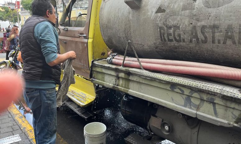 Falta de agua pega a comerciantes del Centro de Toluca