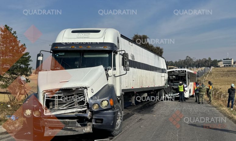 Camionazo deja al menos 35 lesionados