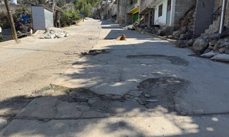 Denuncian más de un kilómetro de baches en principal de Ixtapaluca