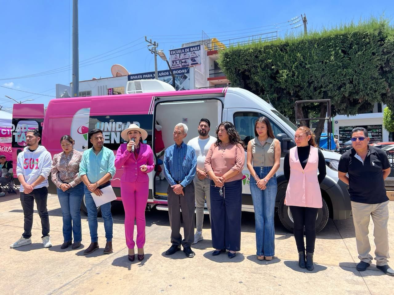 Estrena Amecameca unidad móvil dental
