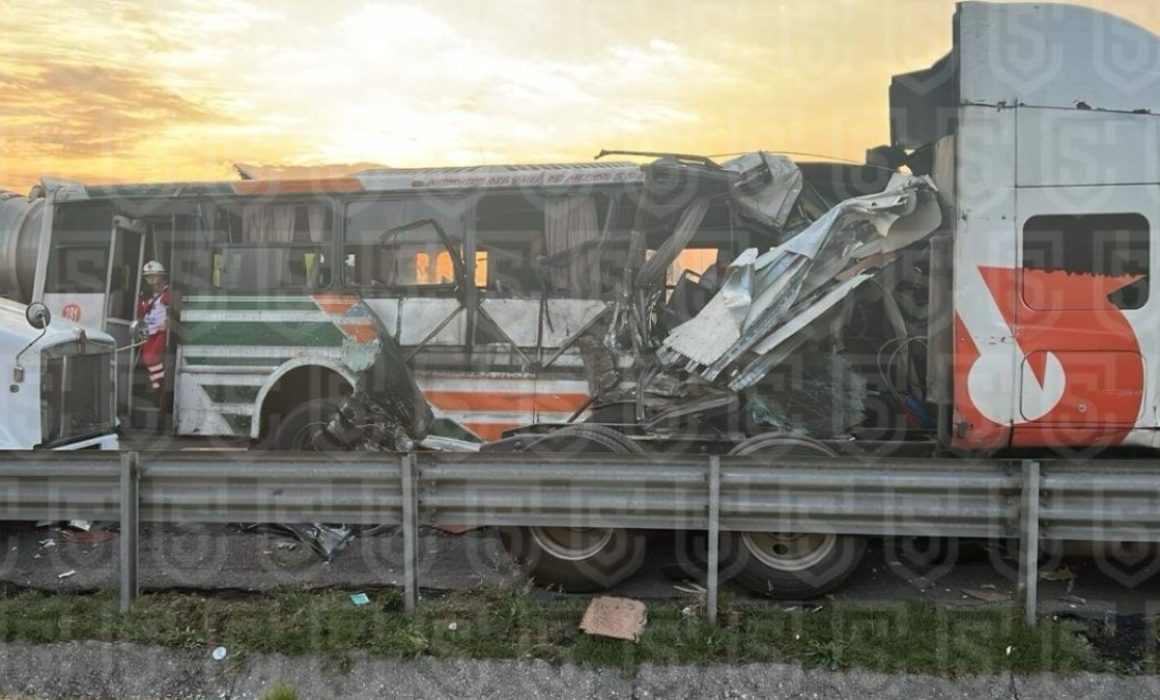 Decenas de heridos deja accidente carretero en Ecatepec