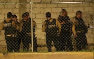 Acribillan a masculino al lado de secundaría en Coacalco