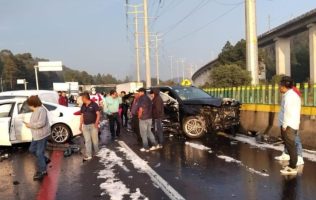 Provoca carambola fuerte granizada cerca de Apaxco