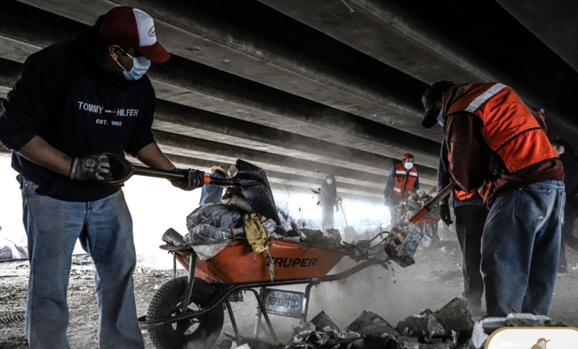 Retiran 130 toneladas de basura bajo puente de la México-Texcoco