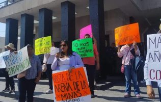 Exigen manifestantes cierre de mina en Texcoco