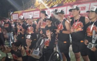 Dragones dedican campeonato a Luciano Cervantes; celebra entre lágrimas