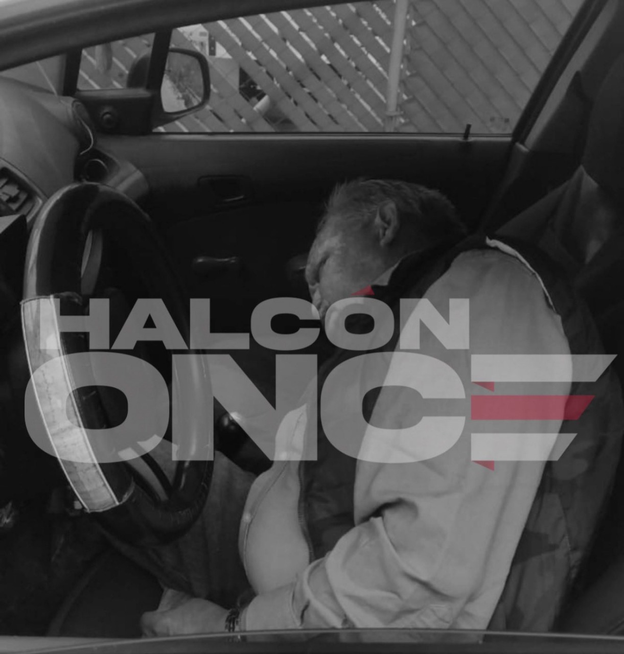 Hallan sin vida a conductor de taxi en Ecatepec

