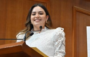 Seduce PAN a estudiantes mexiquenses con transporte gratuito
