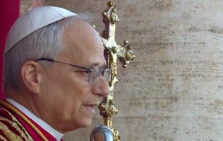 Papa León XIV llama al mundo a la misión y a construir puentes por la paz
