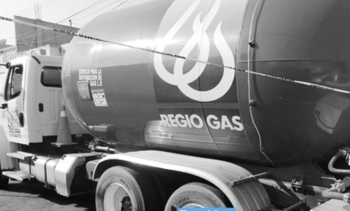 Muere hombre al ser arrollado por pipa de gas en Chalco