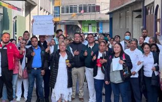 Toman manifestantes las oficinas de Jurisdicción Sanitaria, en Texcoco