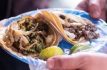 Ronda la salmonela y cólera en los puestos de comida en Toluca
