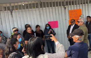 Logran padres de familia cese de maestro en San Gregorio Cuautzingo