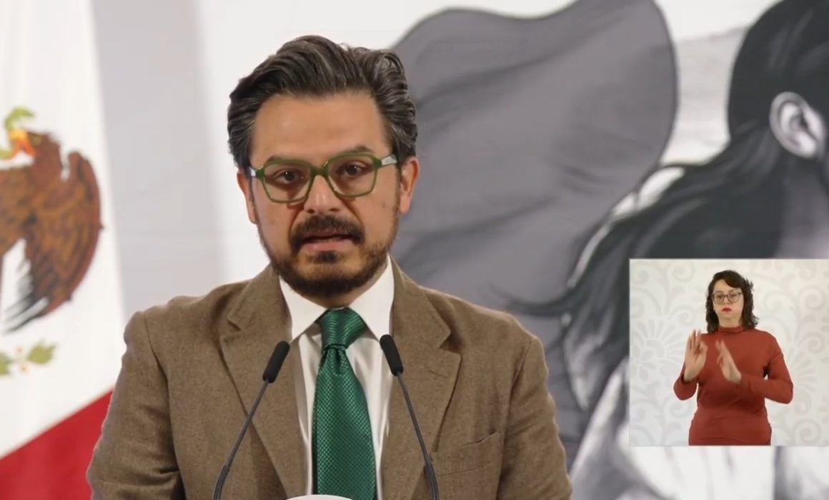Zoe Robledo del IMSS