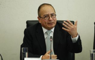 Del derecho de protestar al derecho de imponer