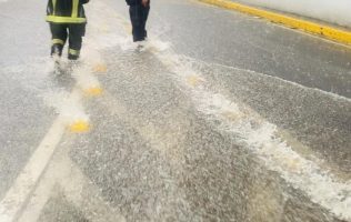 Colapsa movilidad en Tlalnepantla por intensas lluvias
