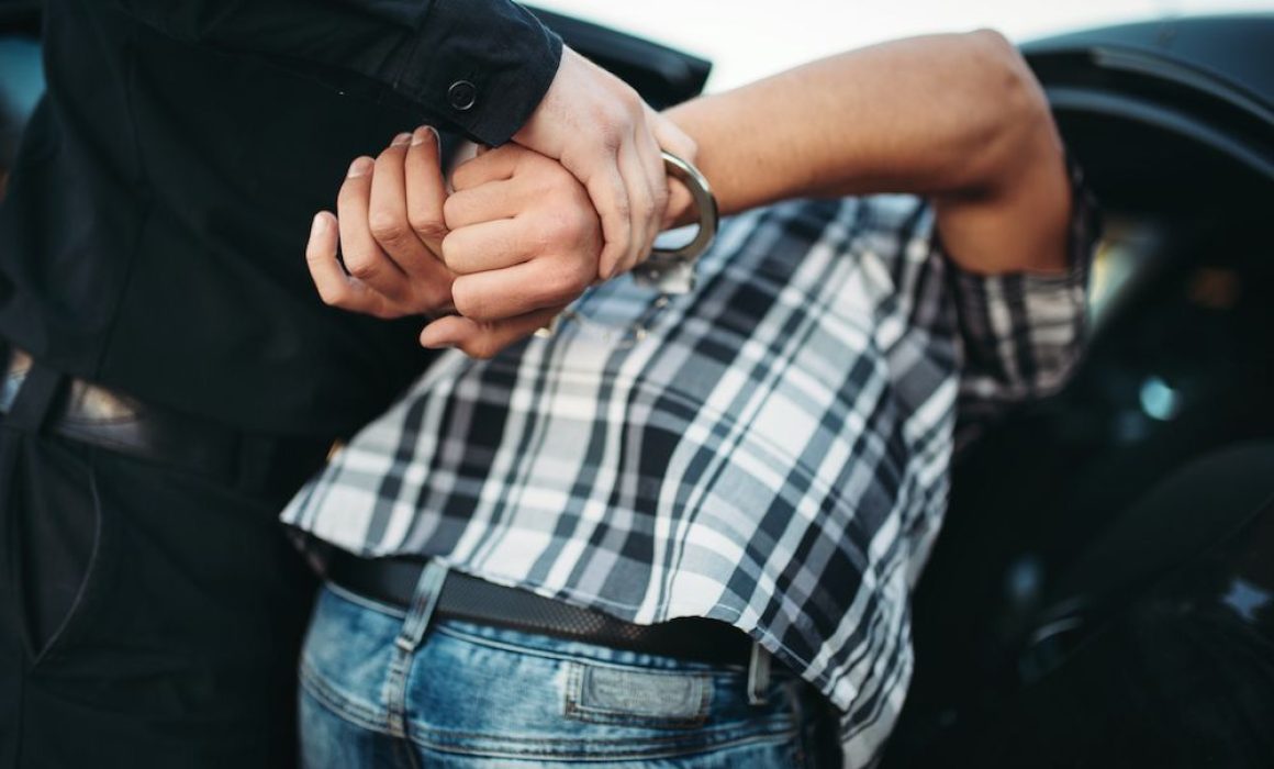 Combate a la inseguridad en Zinacantepec: Arrestan a joven con cristal
