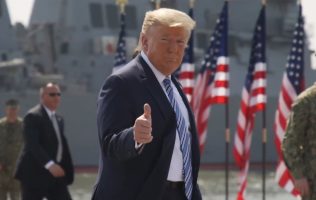 Confirma Trump negociaciones para compra de TikTok en EU