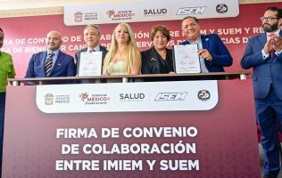 Delfina Gómez firma convenio