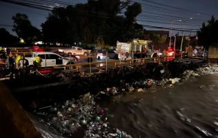Desvordamiento de río en Naucalpan