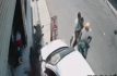 Embiste a motociclistas vehículo del ayuntamiento de Texcoco