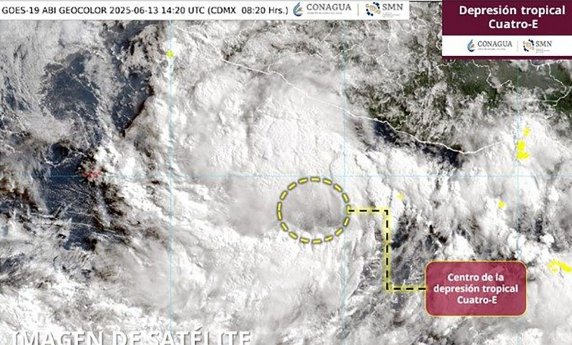 Evoluciona potencial ciclón a depresión tropical 4-E frente a Guerrero