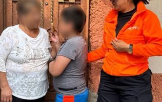 Hallan a niño autista en transporte público por la Central de Abasto