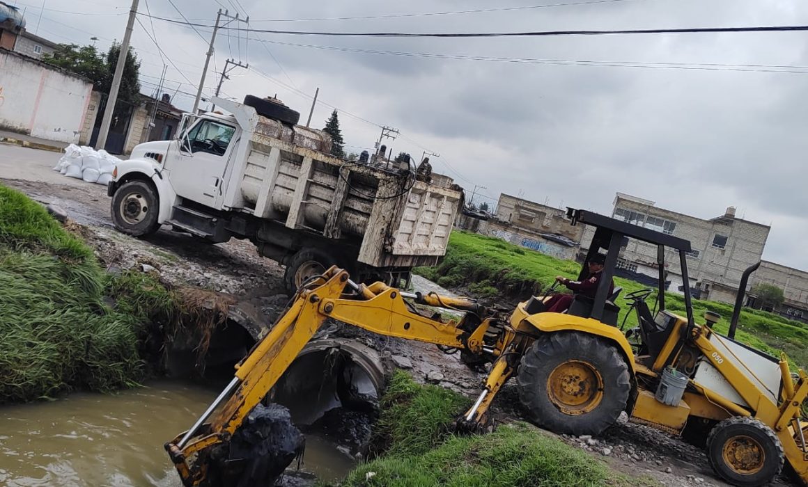 Instalan costalera por miedo a inundaciones en Toluca