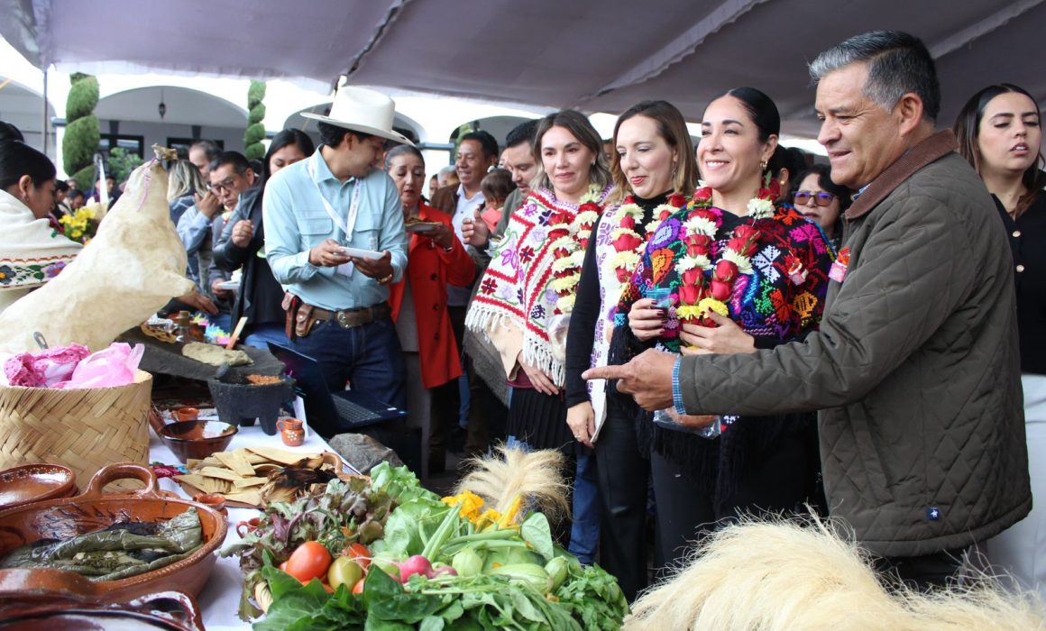 Festejan día de la gastronomía con pato en chile verde en Ixtlahuaca