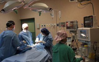 Menores de edad quedan embarazadas en el Edomex de adultos mayores