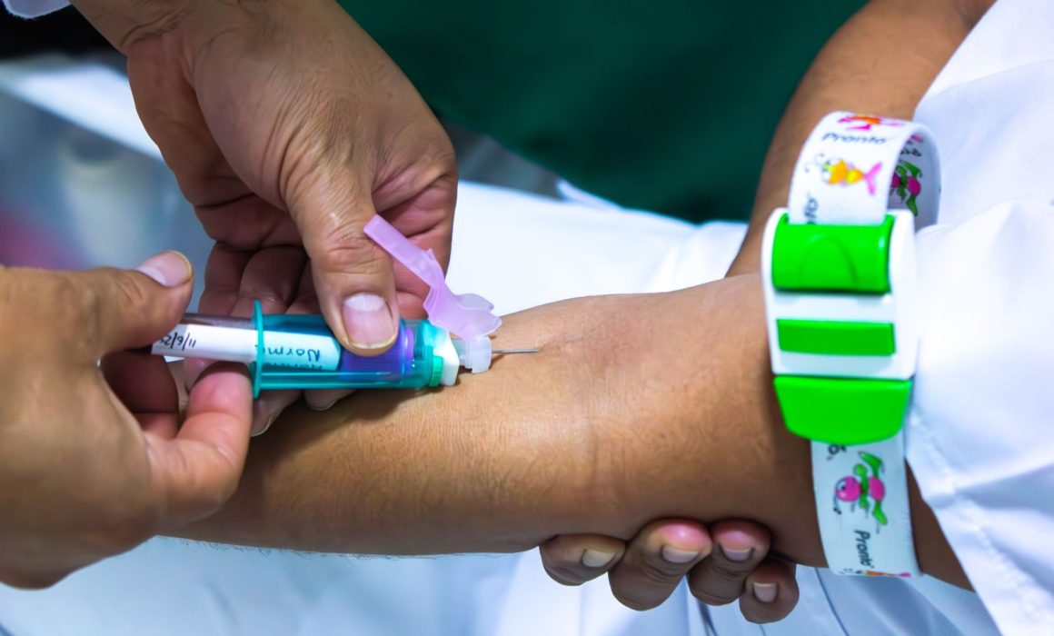 Organizan jornada de donación de sangre y apenas recolectan 33 litros