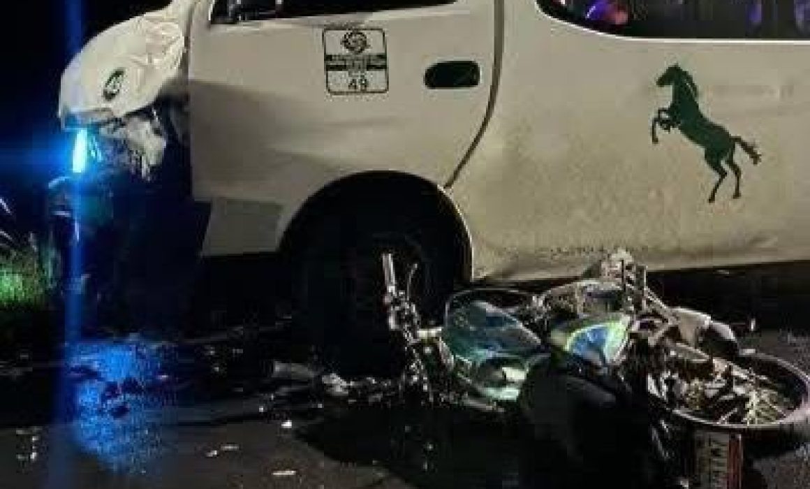 Pierde la vida motociclista al impactar con transporte público en Texcoco
