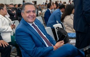 Protege Ricardo Moreno a funcionaria que defraudó a jóvenes toluqueños