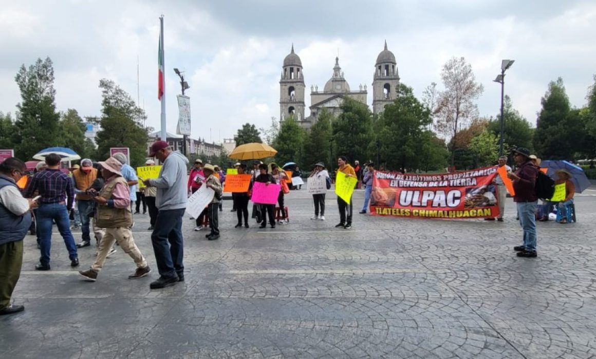 Se manifiesta ULPAC frente a Palacio de Gobierno por indemnización de tierras