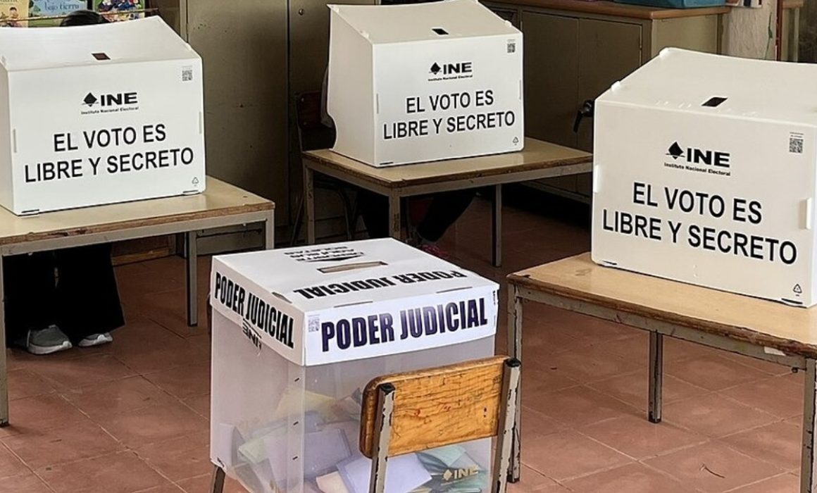 Ejercen su voto adultos mayores bajo amenazas en Chalco, Edomex