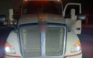 Recuperan tractocamión con mercancía valuada en 1.6 mdp en operativo