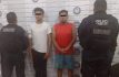 Caen 2 sujetos tras ser captados maltratando un perrito en Neza