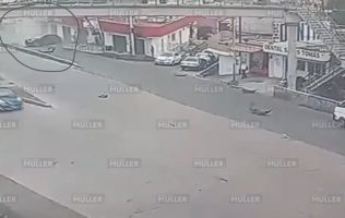 Fuerte choque en Ecatepec deja daños materiales y un conductor lesionado
