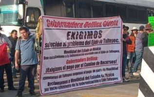 Se revelan ejidatarios contra Delfina Gómez y cierran circuito exterior.