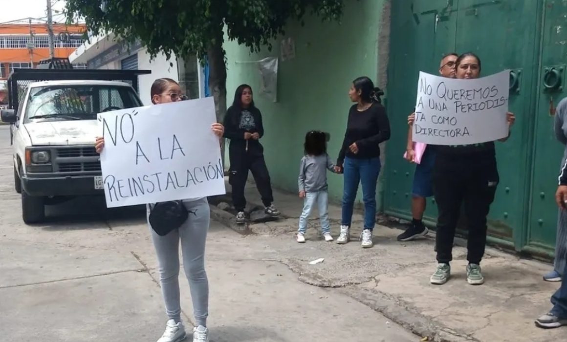 Toman padres de familia Primaria Manuel Gutiérrez en Chimalhuacán