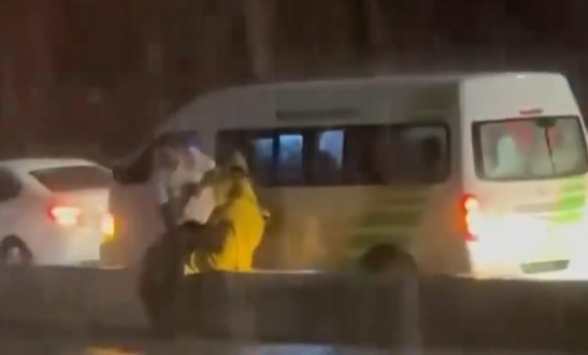 Logran salvar a familia atrapada en inundaciones