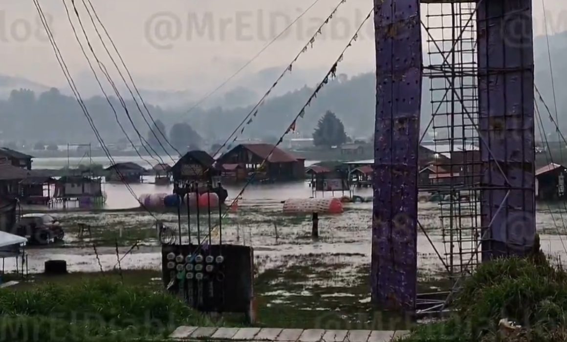 Se inunda La Marquesa; reportan tránsito lento en la México-Toluca