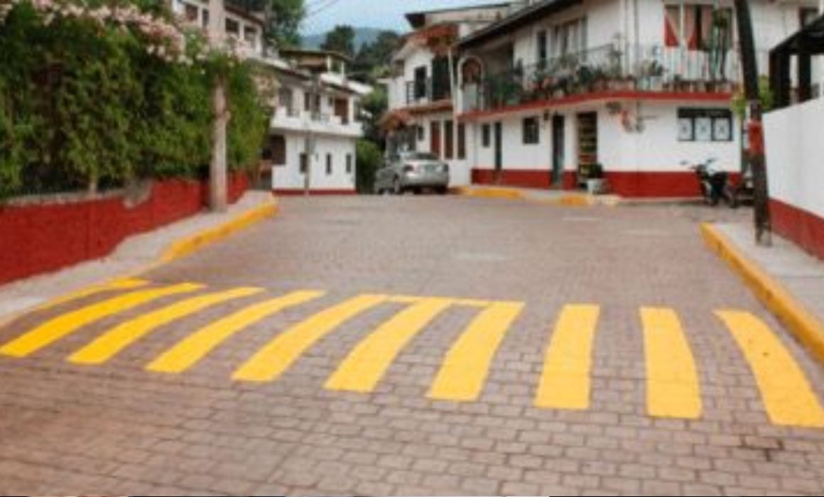 Transforma Michelle Núñez Valle de Bravo con obras al deporte y cultura