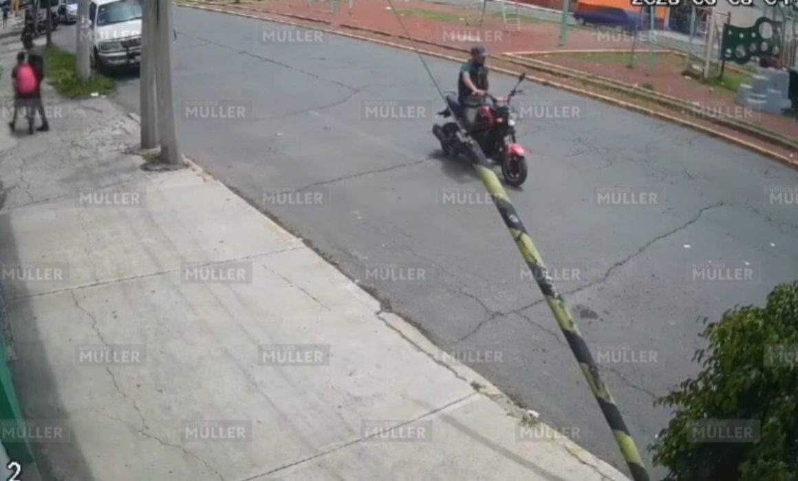 Asaltan a estudiante afuera de la prepa #115 en Ecatepec