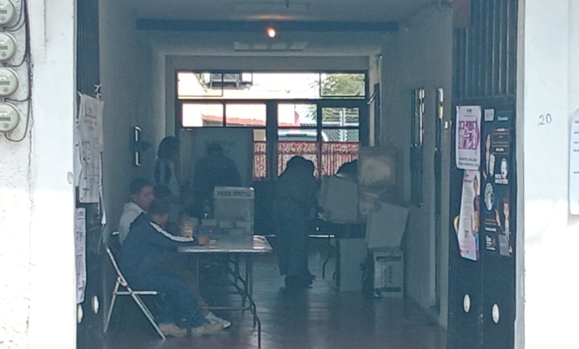 Previo al cierre de casillas comienzan a llegar mayor cantidad de votantes en Edomex