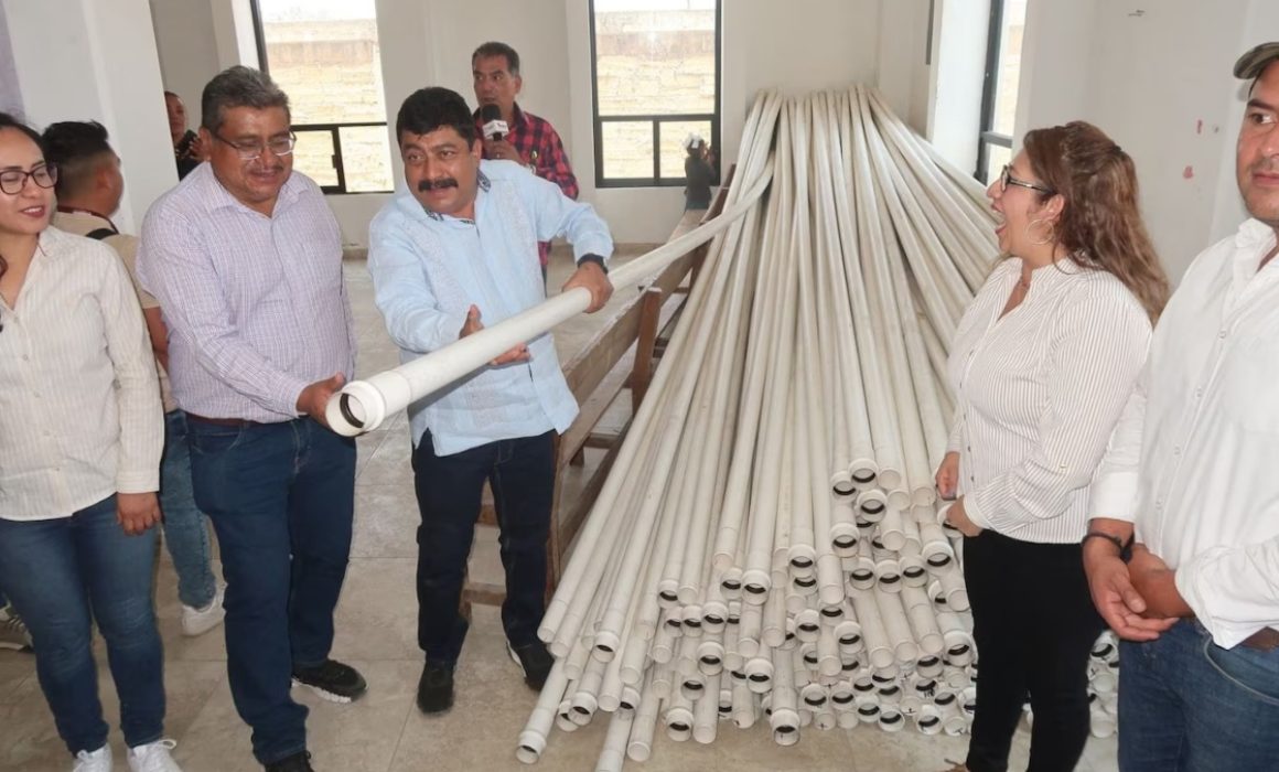 Entrega Gobierno de Texcoco material para mejorar el agua potable