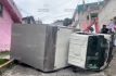 Tráiler volcado en Ecatepec